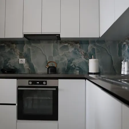 Living By Erle 2 New Baazar Apartment *