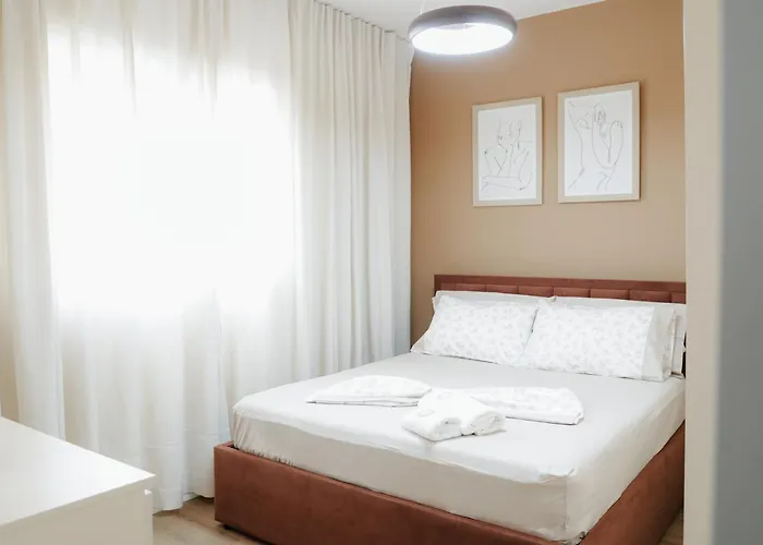 Living By Erle 2 New Baazar 公寓 地拉那