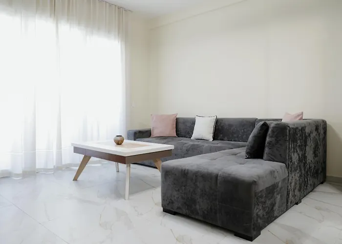 Living By Erle 2 New Baazar 地拉那